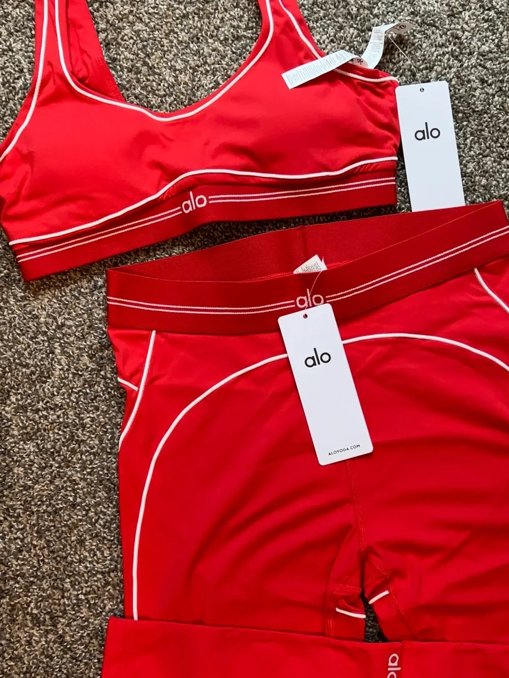 ALO Yoga Red Set
